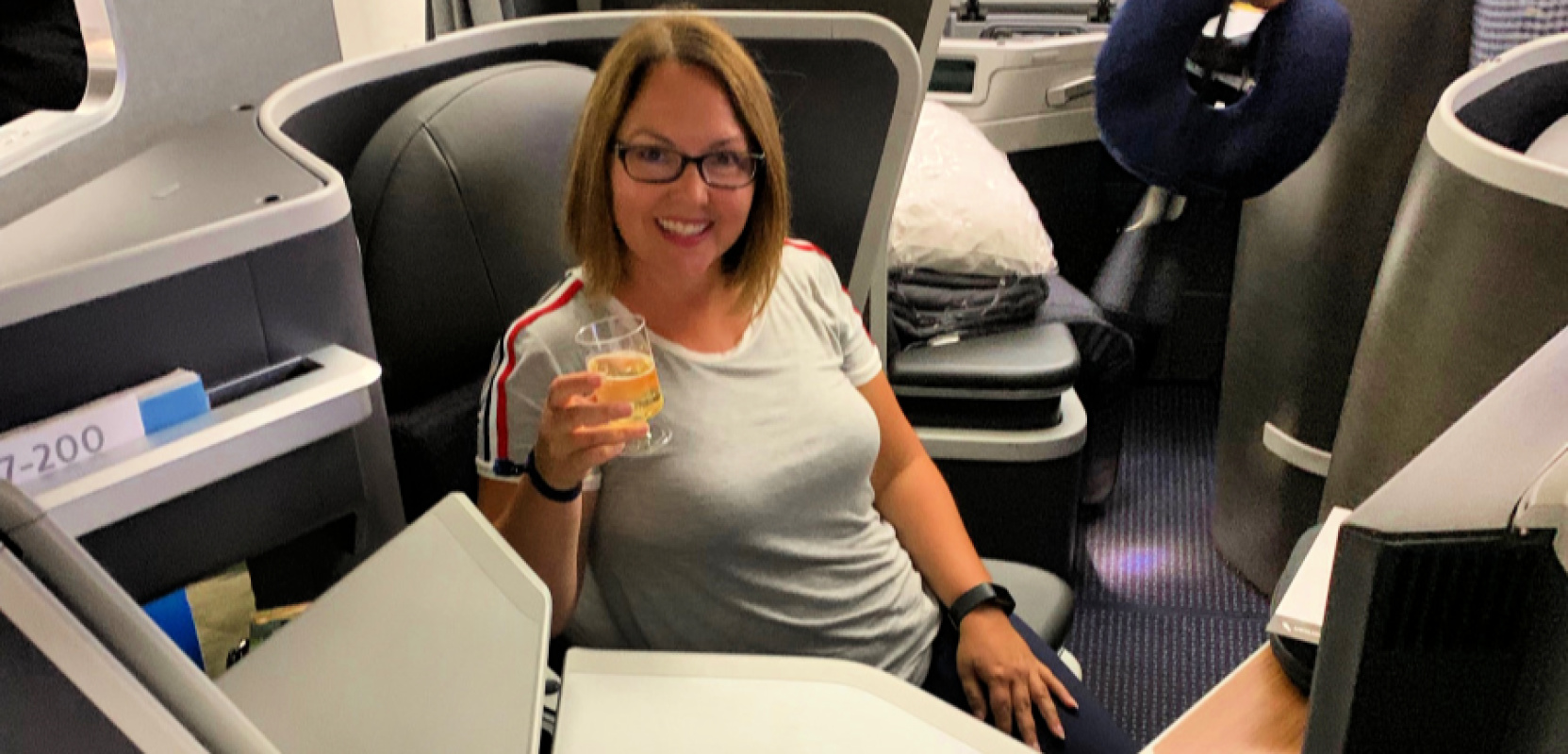 flying-first-class-to-hawaii-american-airlines-the-happy-travel-bug